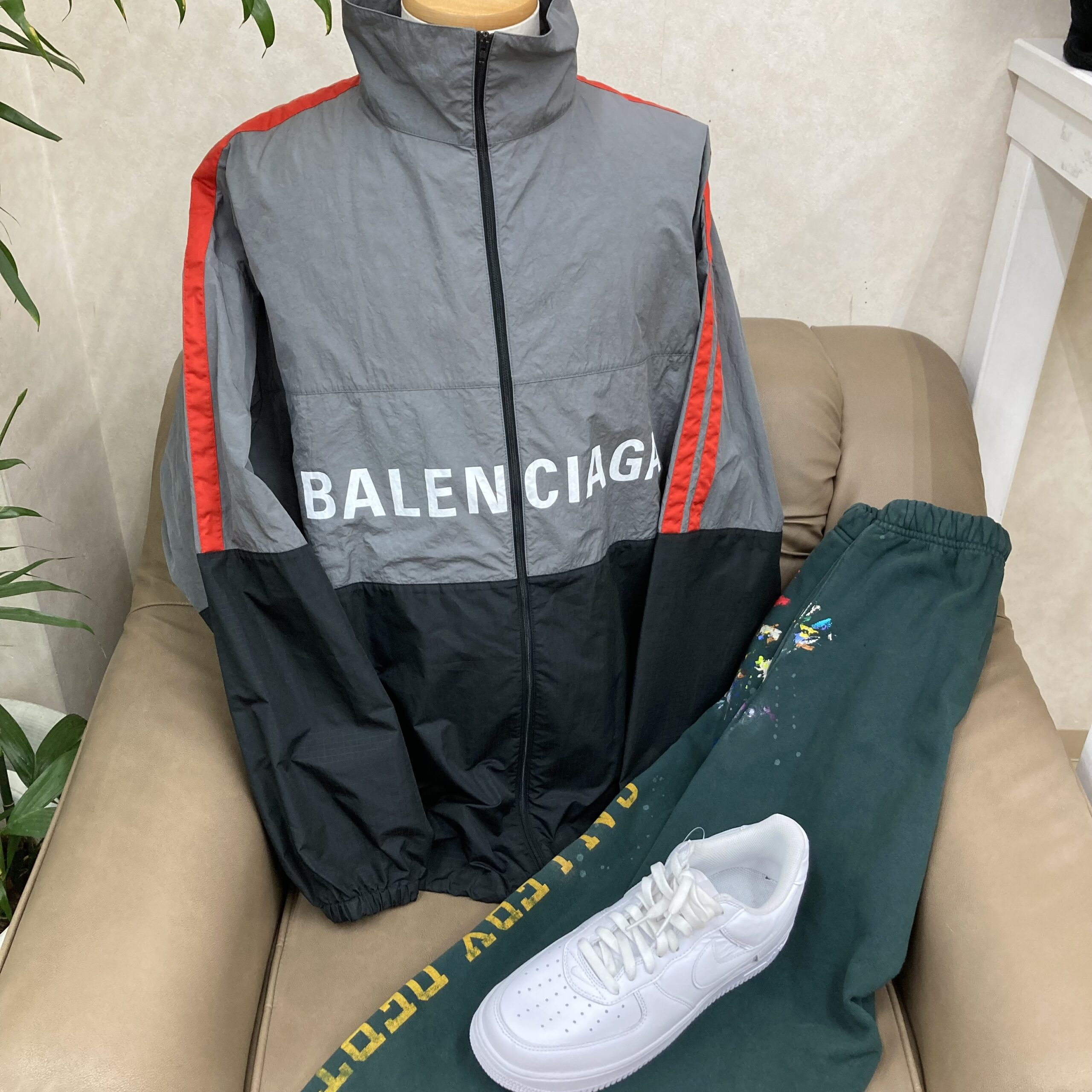 BALENCIAGA/バレンシアガ】Zip Up Logo Jacket【買取入荷情報