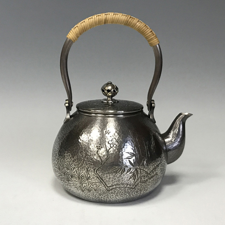 ogk-02299 純銀製 湯沸 4.8寸 桃形銀瓶 鎚目 松竹梅彫金 華摘 純銀保証