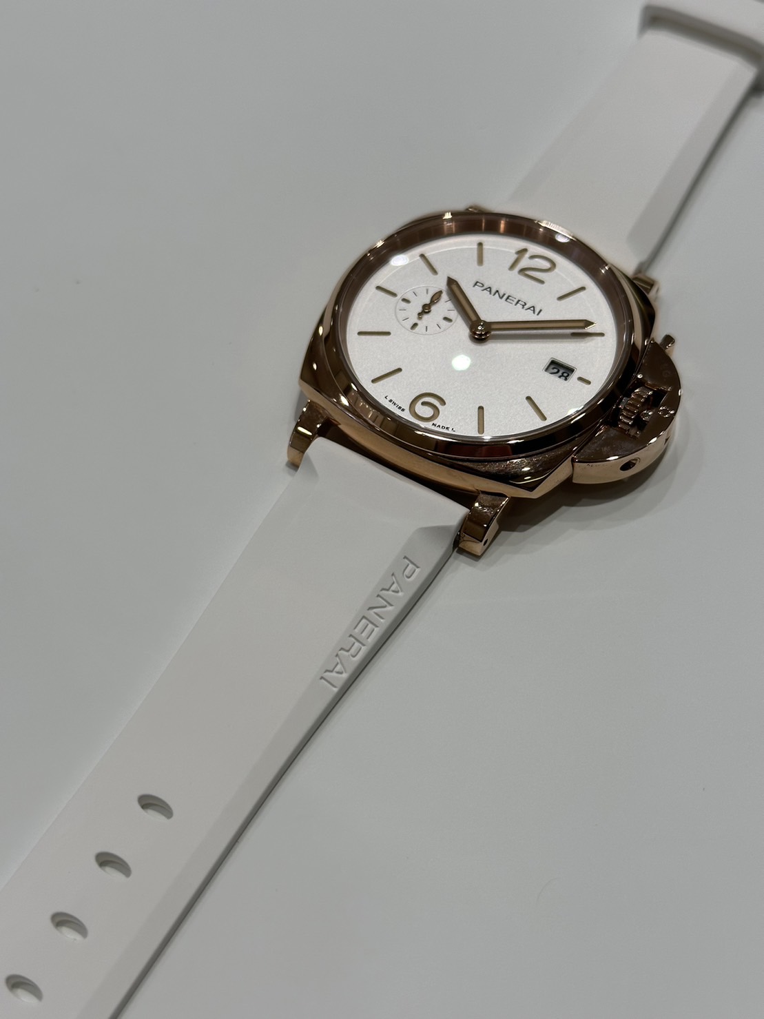 パネライ 】ついに登場！ルミノールドゥエ42mm用 純正ラバーストラップ