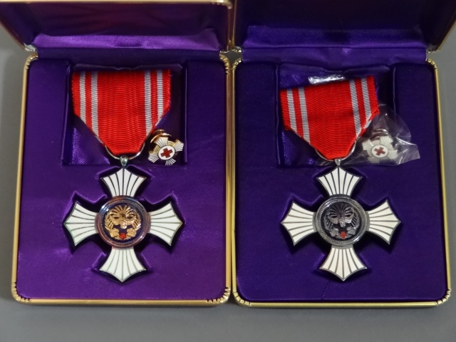 日本赤十字社 金色／銀色有功章をお譲りいただきました｜くまねこ堂