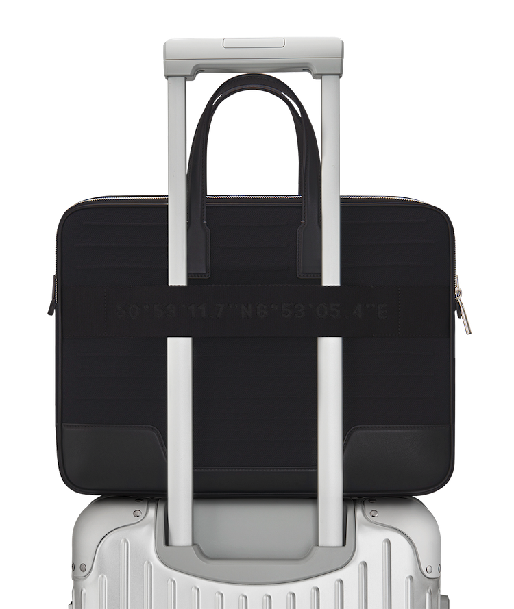 常識を打ち破るリモワの新しいバッグのコレクション。第二弾では3型が