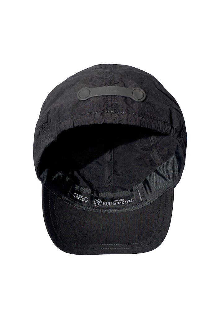 テアトラ初のキャップはキジマタカユキとの共作。パッカブルシリーズの