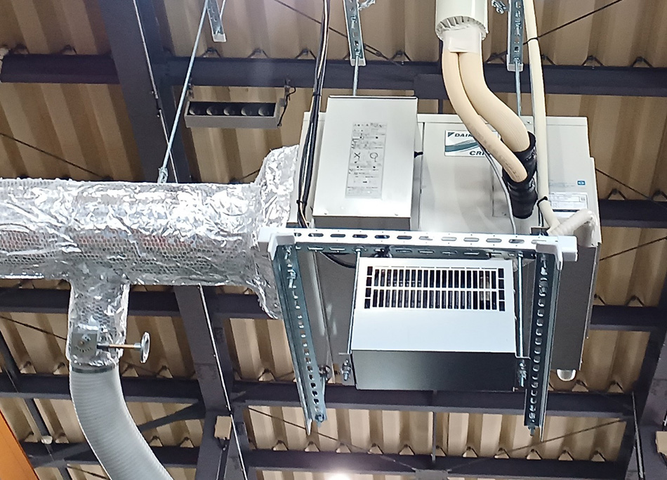 職場の空調改善にダイキン製のスポットエアコン「クリスプ」をご紹介し