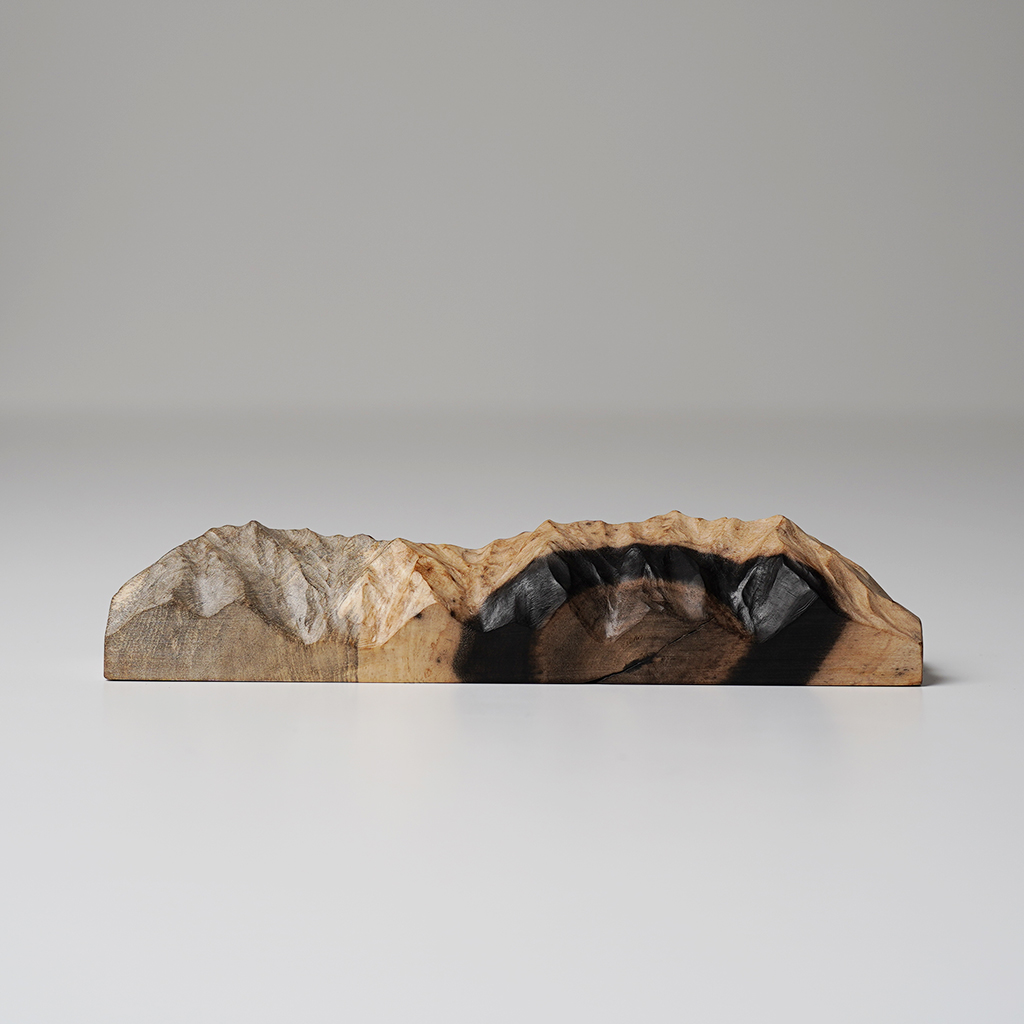 ikkaku mosaic. イッカクモザイク Traverse / 143 黒柿 (W170 x D40 x