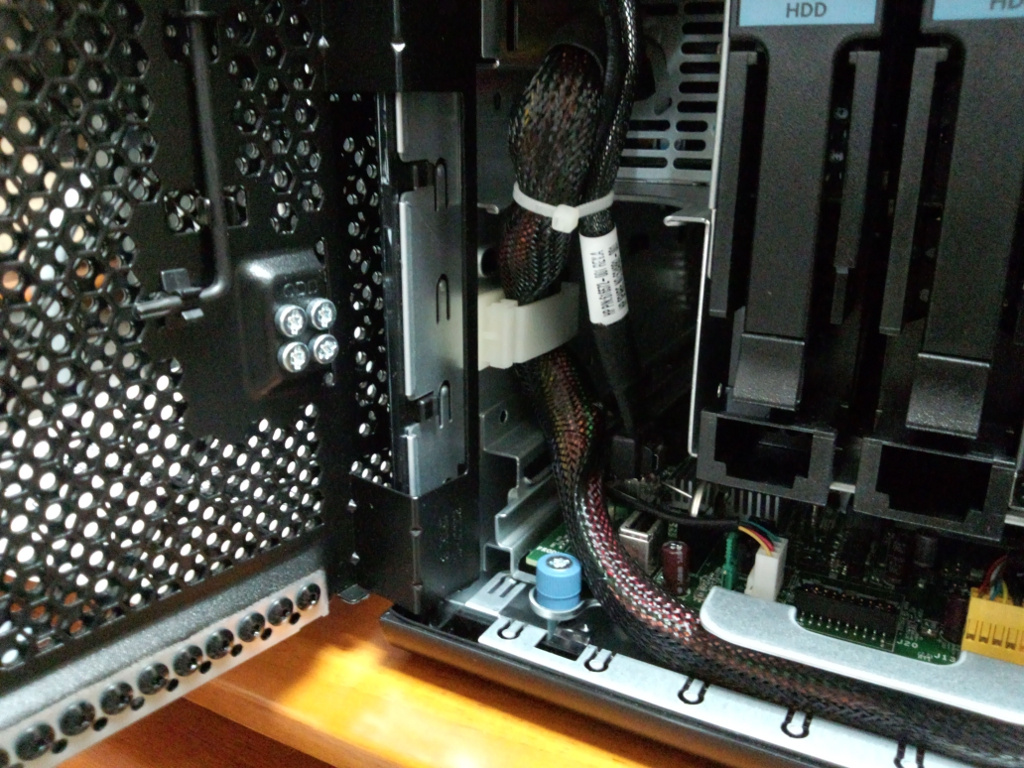 HP ProLiant MicroServer メモリを追加してみた - harumaki.net