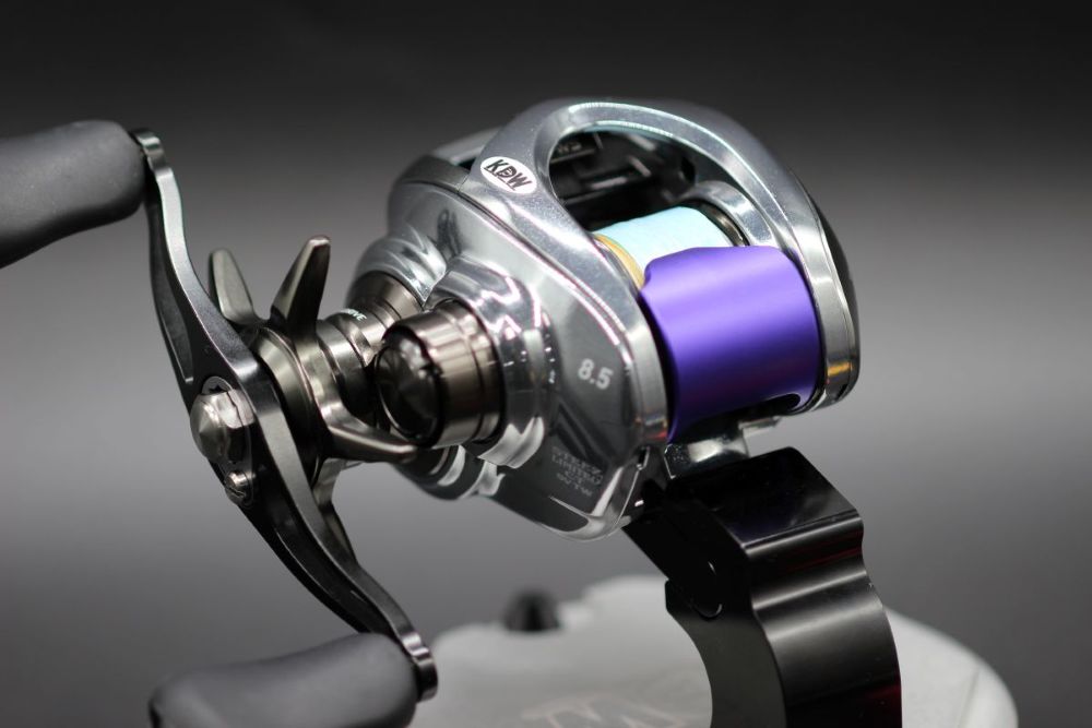 カケヅカデザインワークス】ダイワ用 パーミングクラッチ 25スティーズ