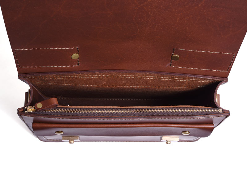 前後にフタ付ポケットが付いた本革の2wayビジネスバッグ / 革鞄のHERZ