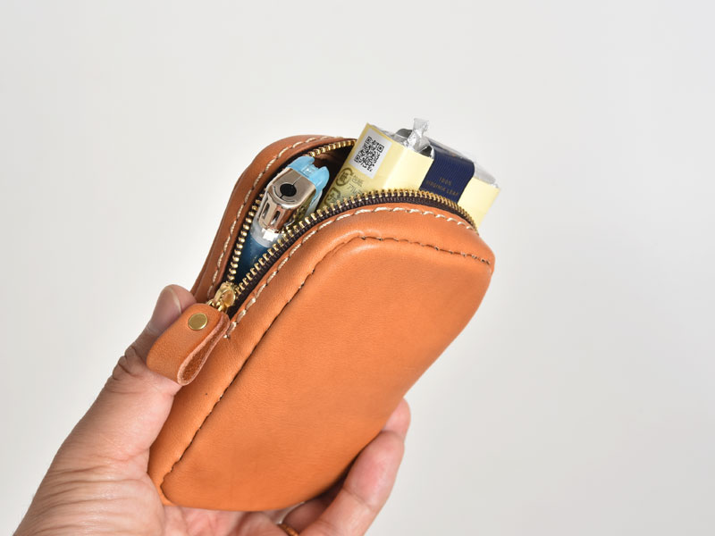 タバコを優しく包むソフトレザーのタバコケース / 革鞄のHERZ(ヘルツ