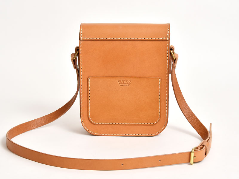 丁度いいサイズ感で使う人を選ばないラップフラップミニショルダー