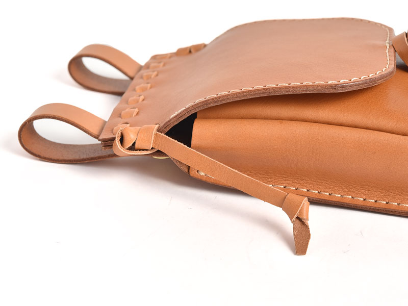 クラフト感のあるインディアン・レザーベルトポーチ / 革鞄のHERZ