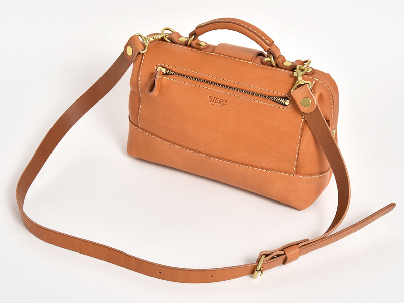 人気のがま口タイプの2way口枠ミニショルダー / 革鞄のHERZ(ヘルツ