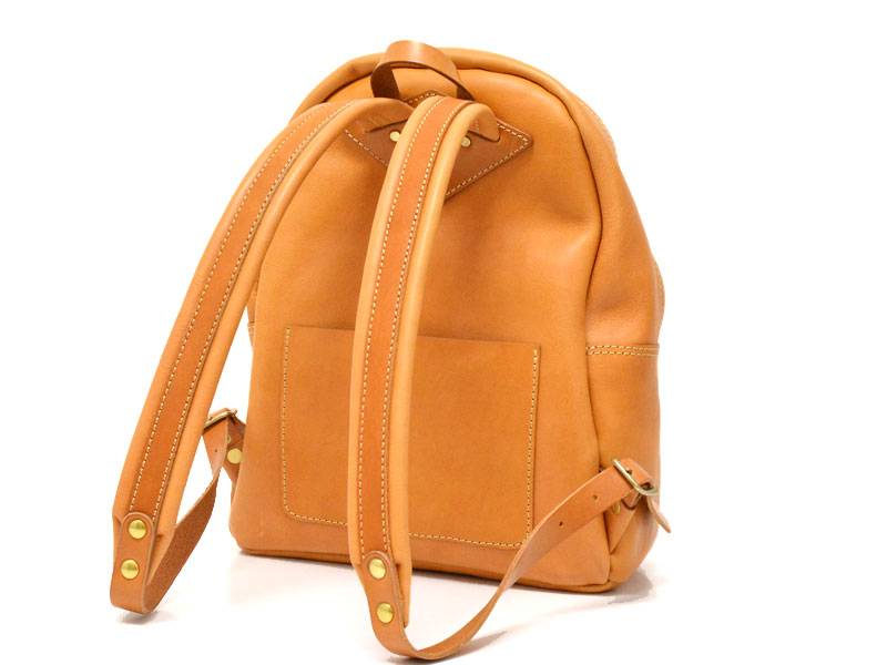 メンズ・レディース問わずに使える本革のデイパック / 革鞄のHERZ