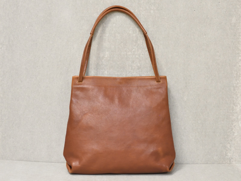 軽くて斜め掛けも出来る使い勝手抜群のショルダートート / 革鞄のHERZ