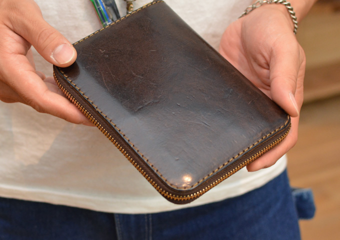 本店スタッフ：山本愛用「Organファスナーブックケース」｜革鞄・革