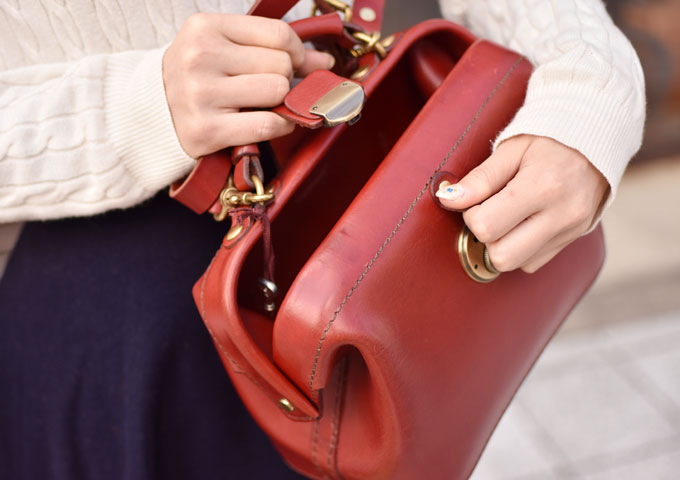 大阪店スタッフ：西村愛用「ミニドクターバッグ」｜革鞄・革小物のHERZ