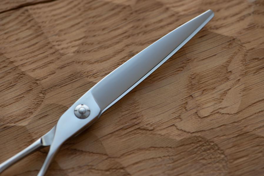 飛燕B2バーバーシリーズ。速く、軽く切れる 新しいメンズカットシザー