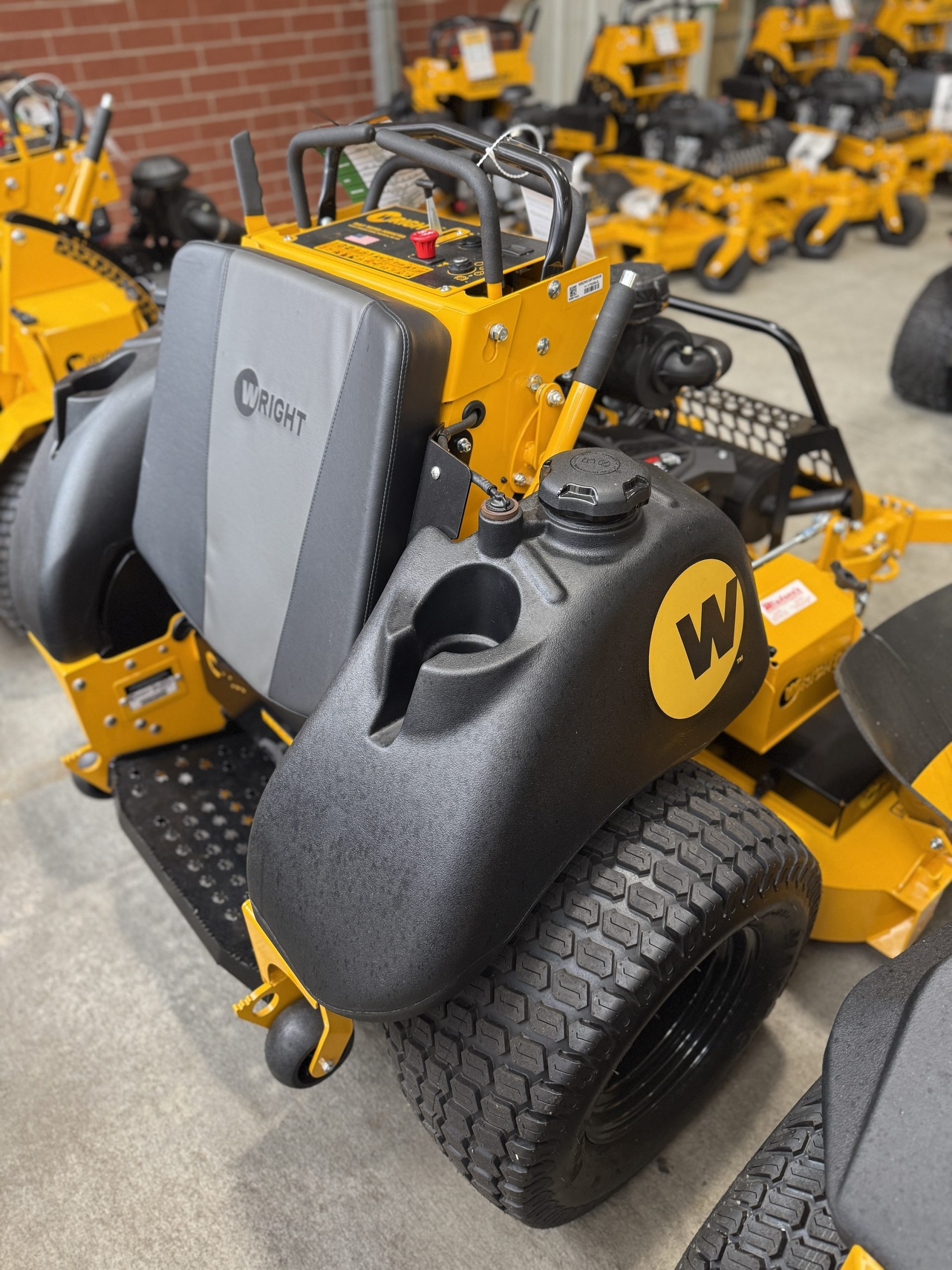 Wright Stander ZK 61″ 34.5HP Kawasaki | Hudson's Hardware