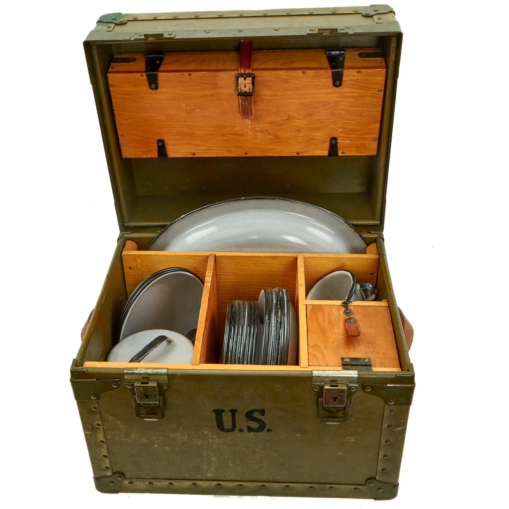 Original U.S. WWII USAAF Enameled Portable Mess Set in Transit