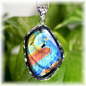 フィンランド産]スペクトロライトペンダントトップ（シルバー925