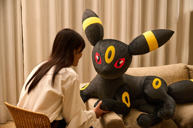 ポケモン』エーフィ、ブラッキーの等身大ぬいぐるみ予約は6月16日まで