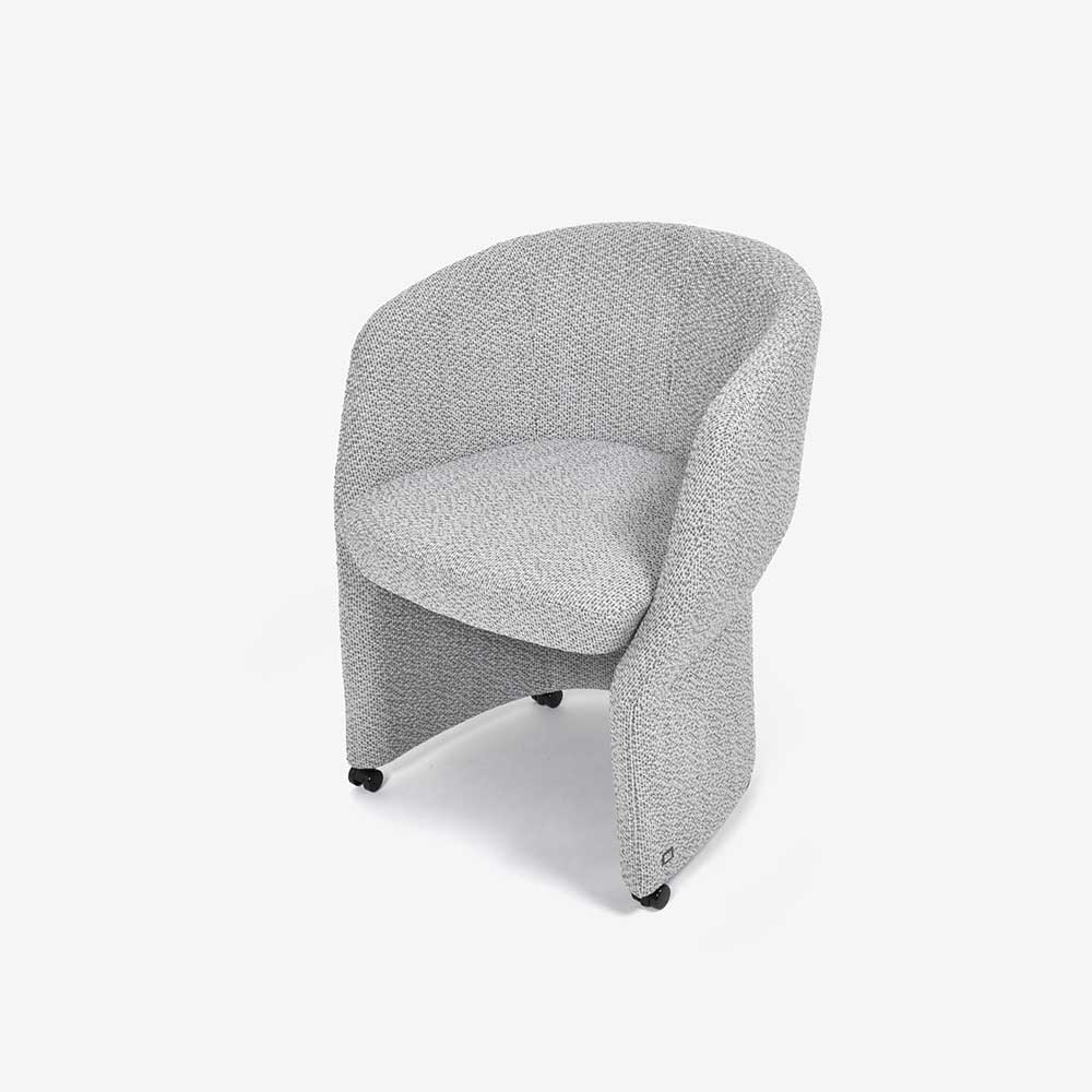 ROLF BENZ（ロルフベンツ）ダイニングチェア（肘付き）「エニ