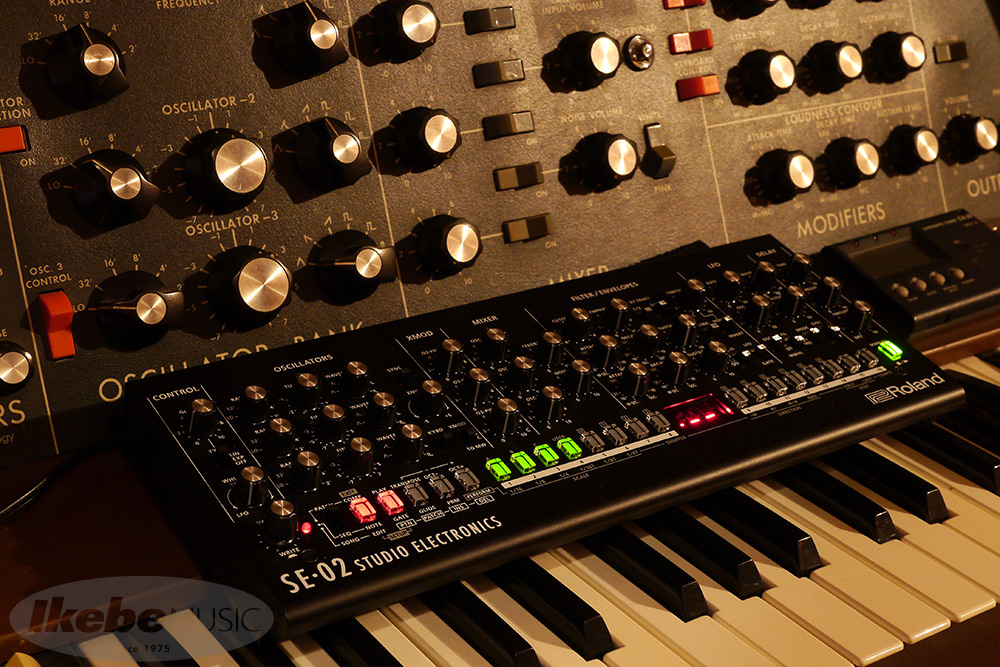 ヴィンテージMinimoogと動画で比較！Roland SE-02実機レビュー