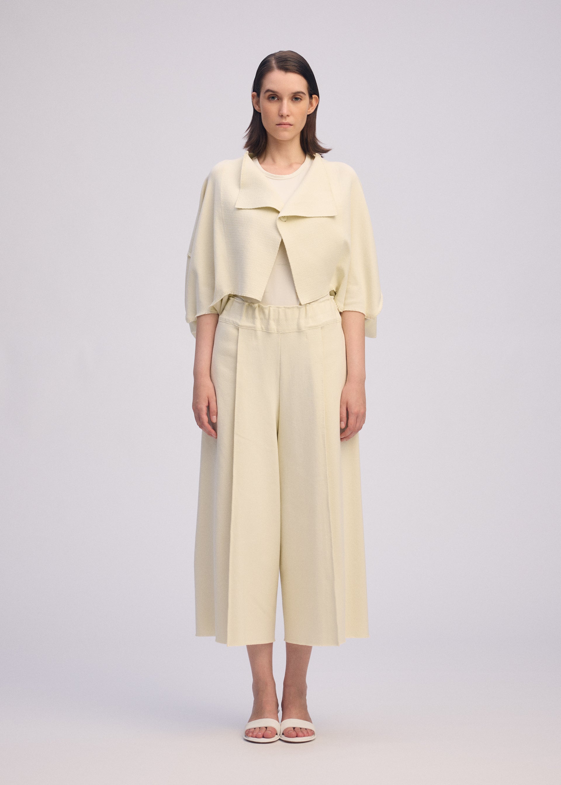 ウィメンズ／パンツ – isseymiyake.com