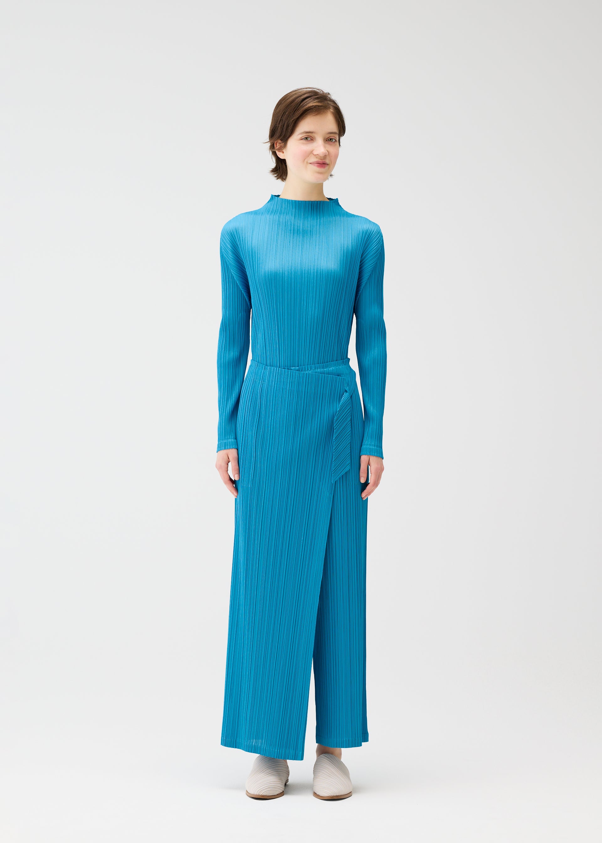 PLEATS PLEASE ISSEY MIYAKE – isseymiyake.com