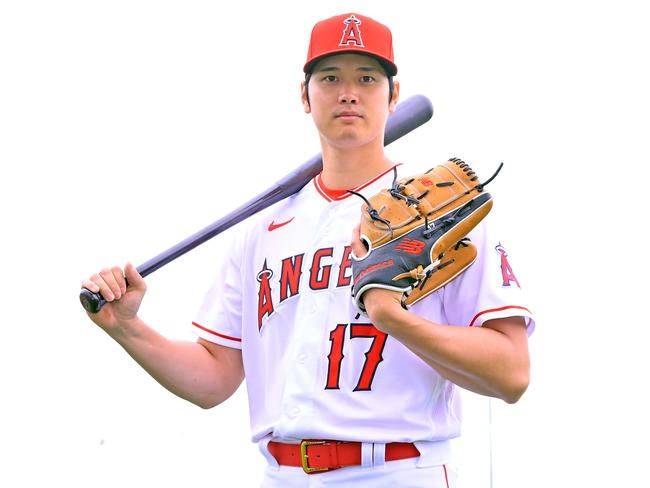 米大リーグキャンプのメディア…：投打「二刀流」大谷翔平 2023年