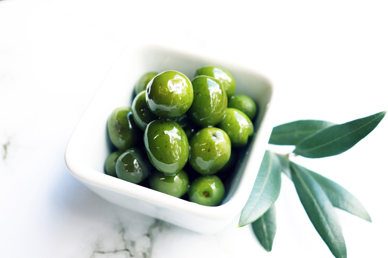 日本オリーブ」から岡山・牛窓産のオリーブの浅漬けを季節限定販売