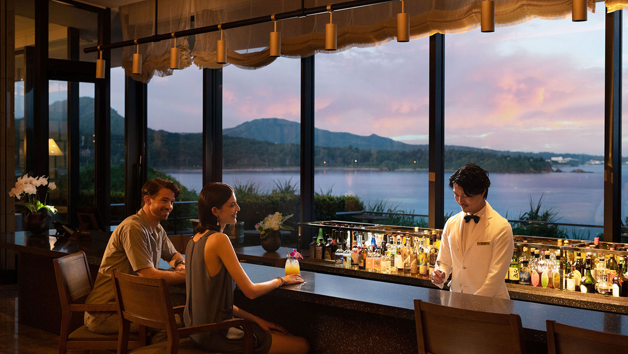 サンセットバー「スペクトラ」 | 天国の名にもっともふさわしい楽園へ