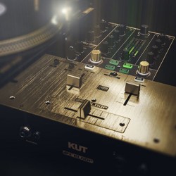 innoFader、USBインターフェイス搭載のデジタル2chバトルDJミキサー