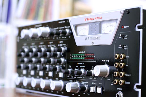 極希少・完動品】Vestax R-3 DJ Mixer 名機 生産数300台 極希少・完動