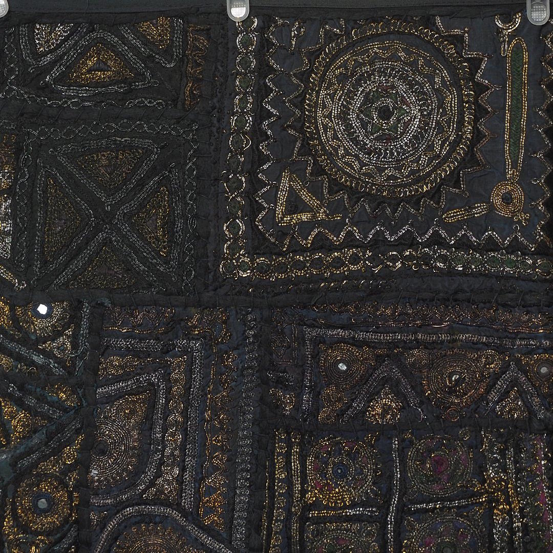 インド ミラーワーク刺繍アップリケタペストリー - アジアの布専門店
