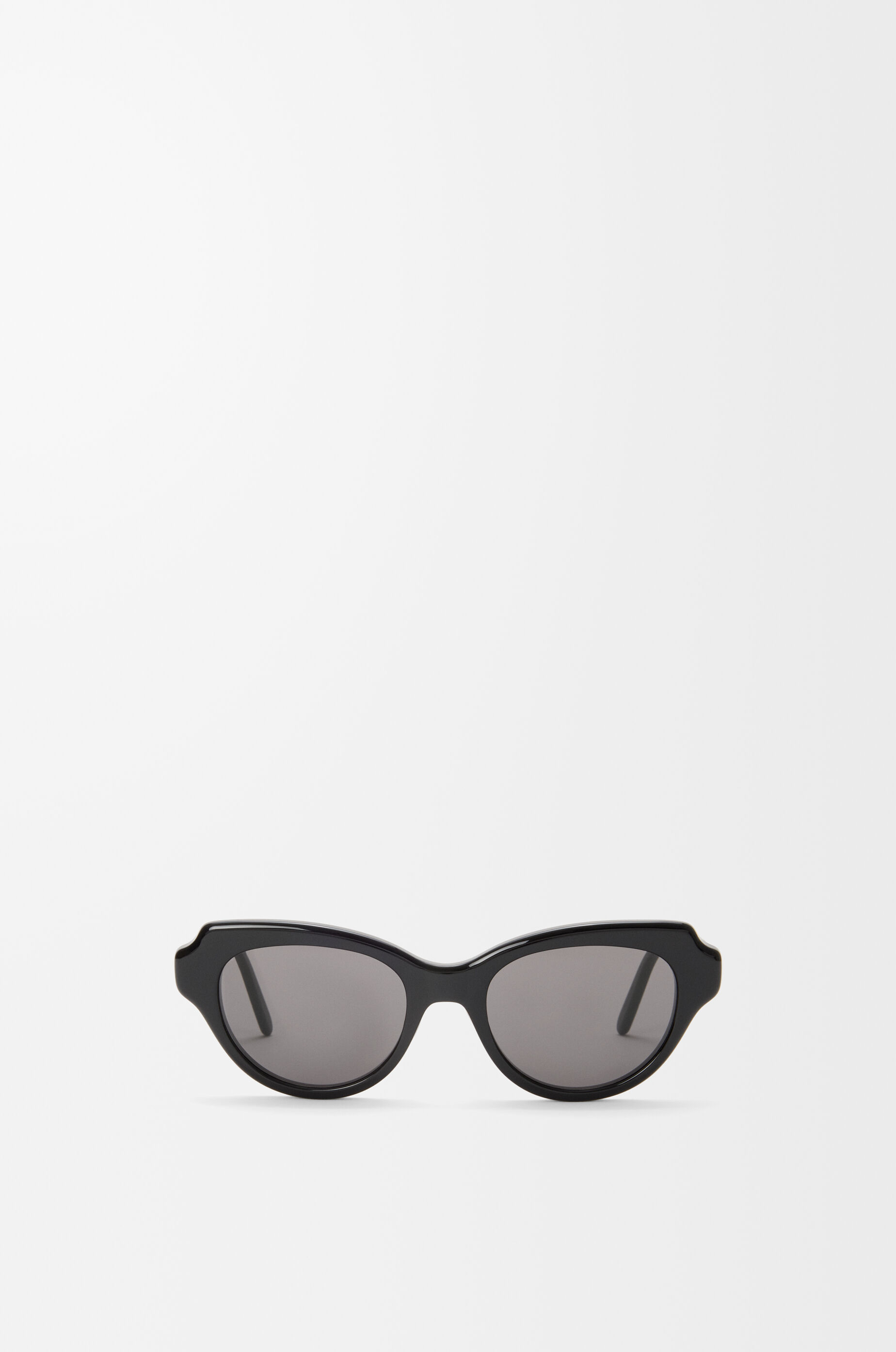 スワン スリム サングラス ブラック - LOEWE Japan official website