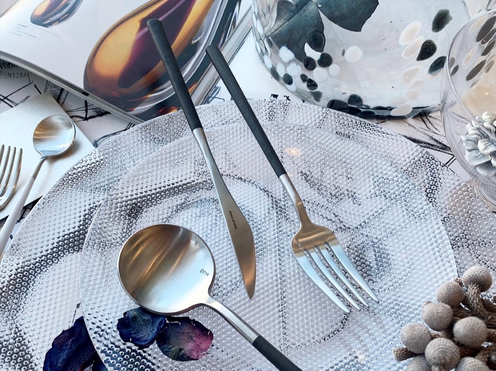 ベロイノックス社の「POLA/ポーラ」カトラリーは使う人を考えて作られ