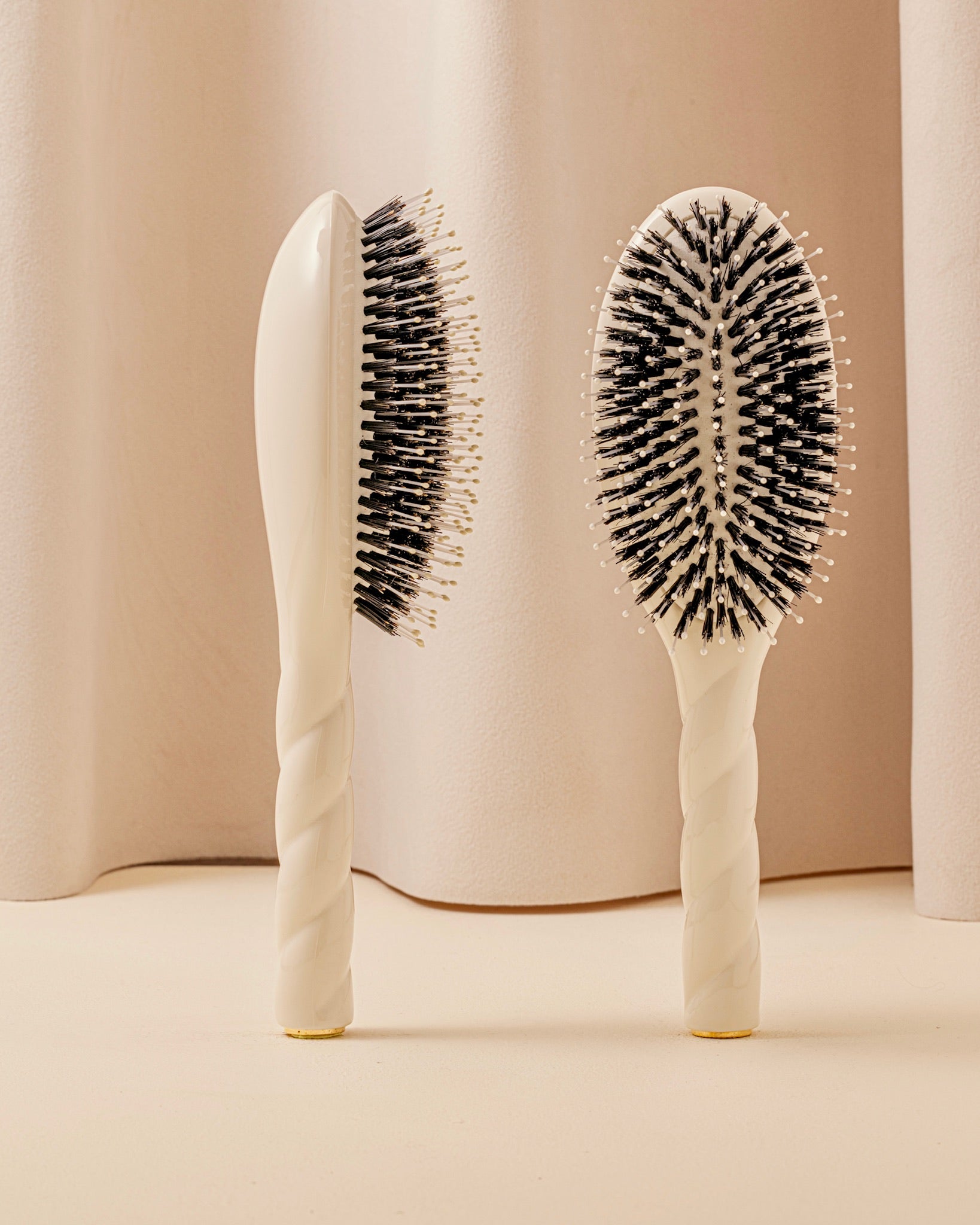Creamy White Soft Nylon & Boar Bristle HairBrush | La Bonne Brosse