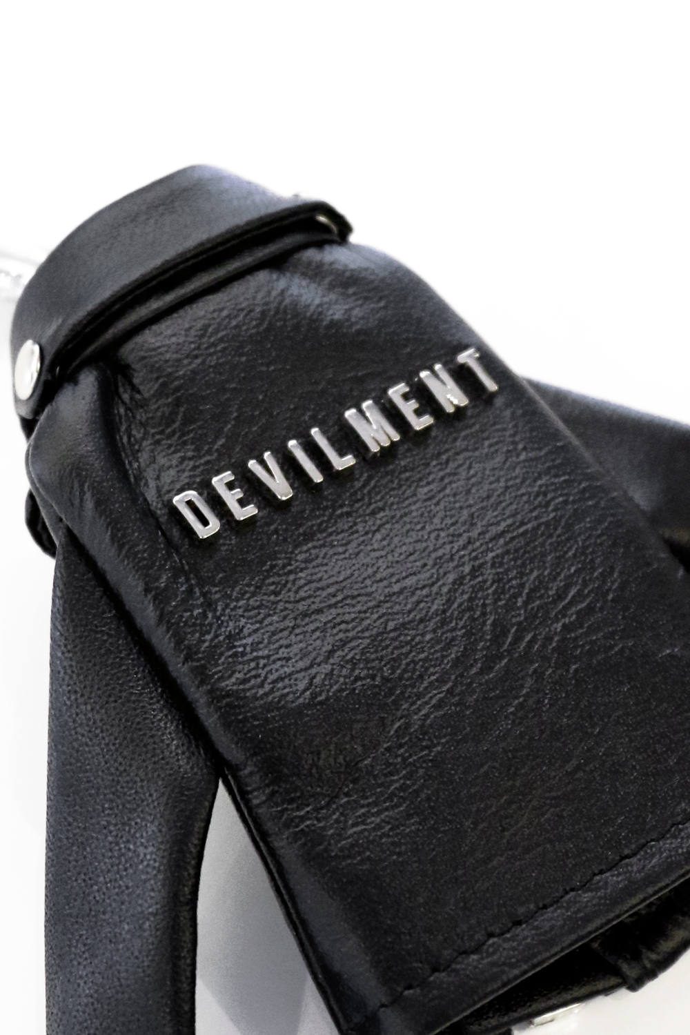 Moon age Devilment - レザーライダースキーホルダー | laid-back