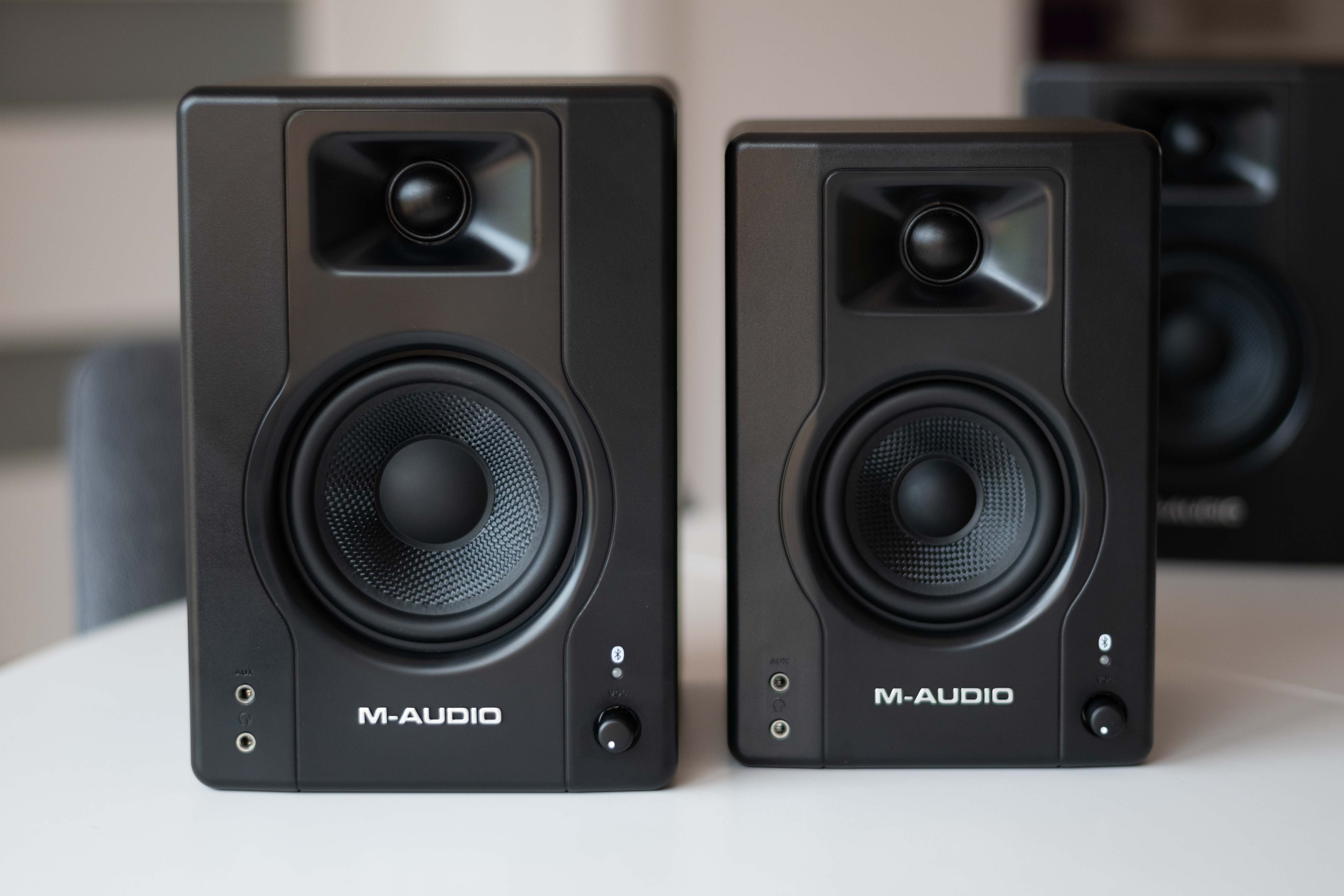 M-レビューAudio BX BT: 素晴らしい音質のリスニングモニターをお手頃