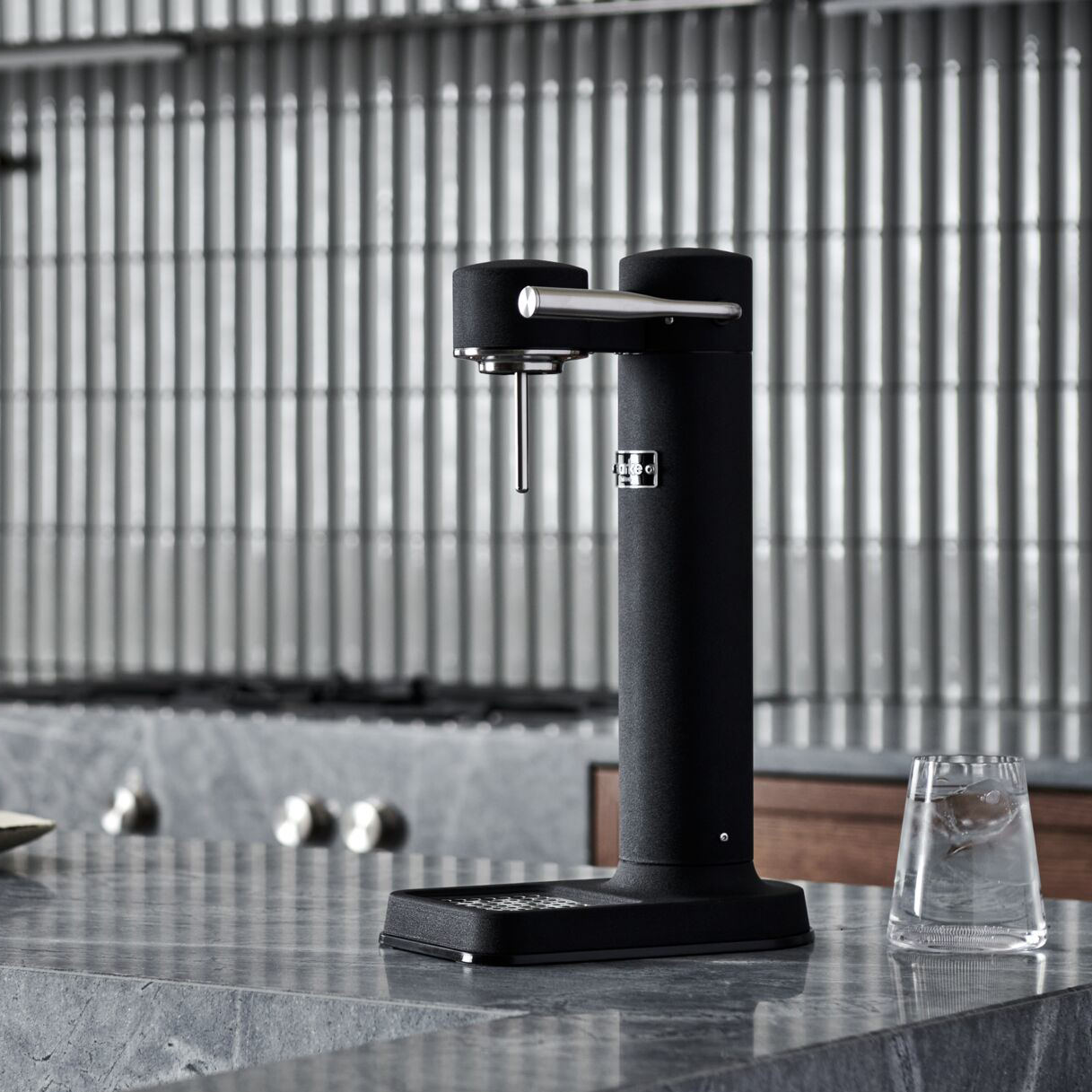 aarke（アールケ）Carbonator 3 炭酸水メーカー マット | LIVING MOTIF