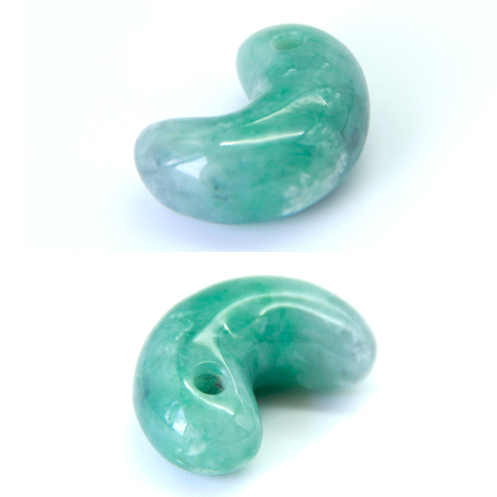 糸魚川ブルー翡翠勾玉 姫川上流大所川産 三種の神器 八尺瓊勾玉