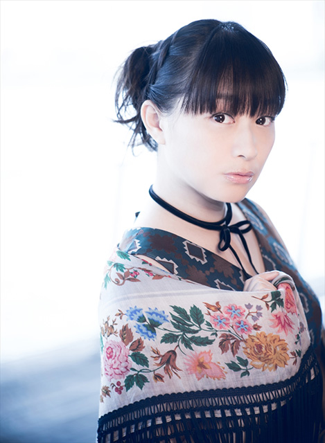 今井麻美が5月16日に今までの楽曲を収録したコンプリートアルバム