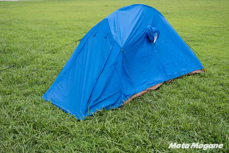 ワークマンのバイク用テント「ミシックツーリングテントAG」設営して