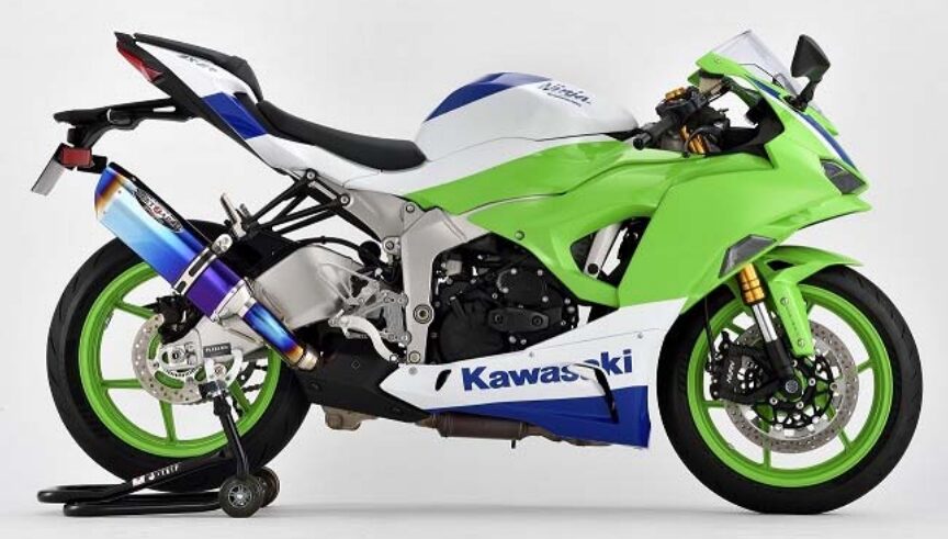 クリアなサウンドを実現 BEETからNinja ZX-6R用スリップオンマフラー