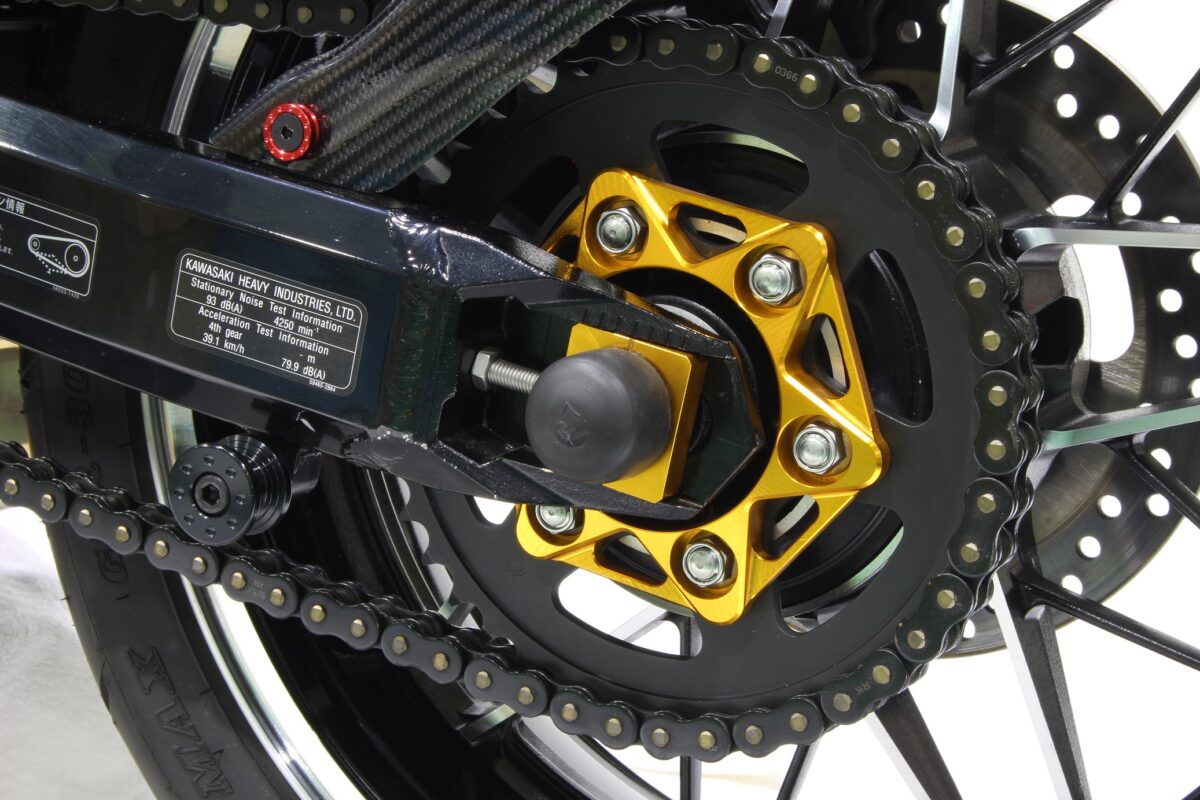 Z900RS/CAFEのドレスアップに！ 「リア スプロケットスペーサー」発売