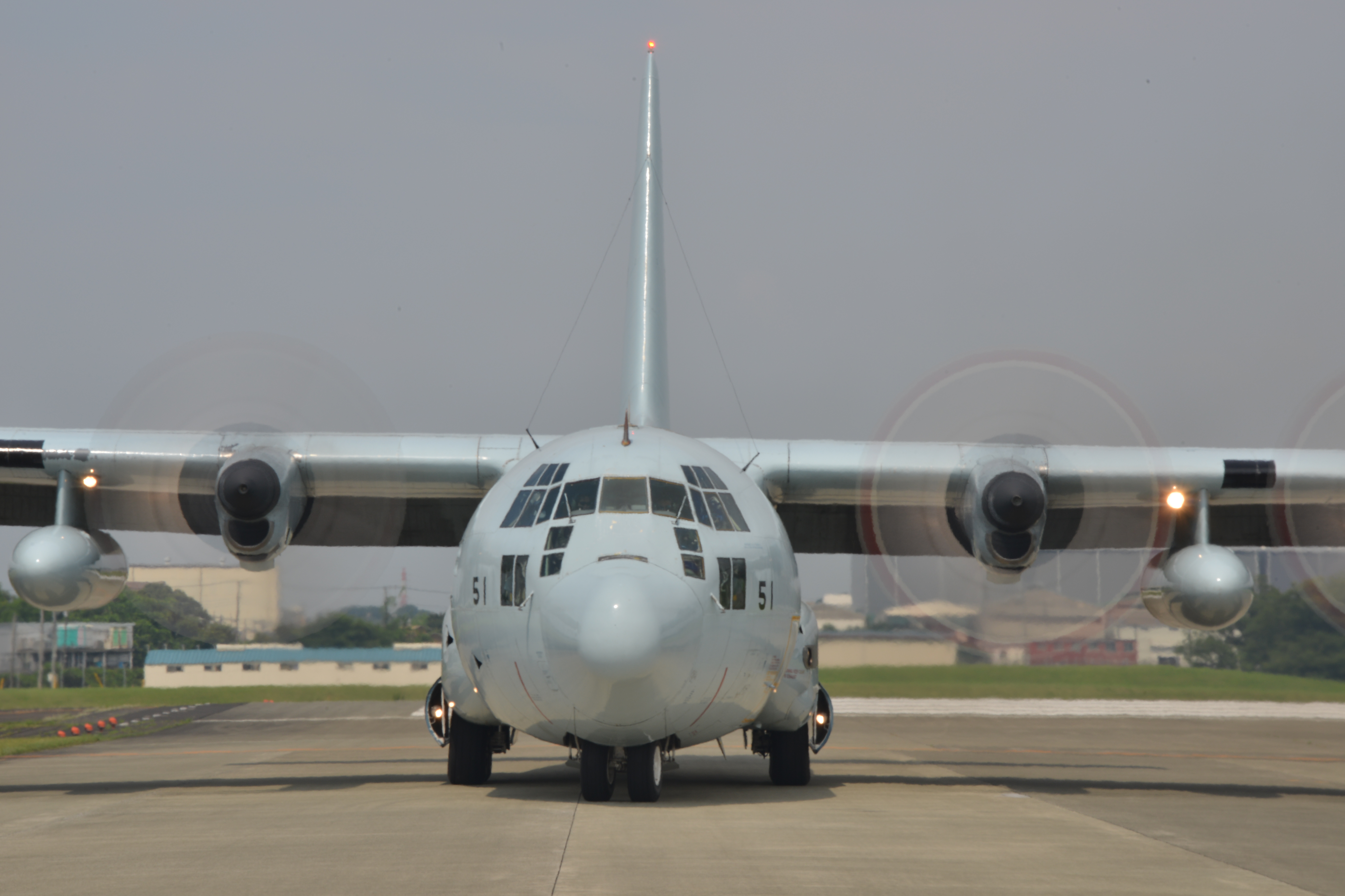 輸送機「C－130R」｜航空機（固定翼）｜装備品｜海上自衛隊