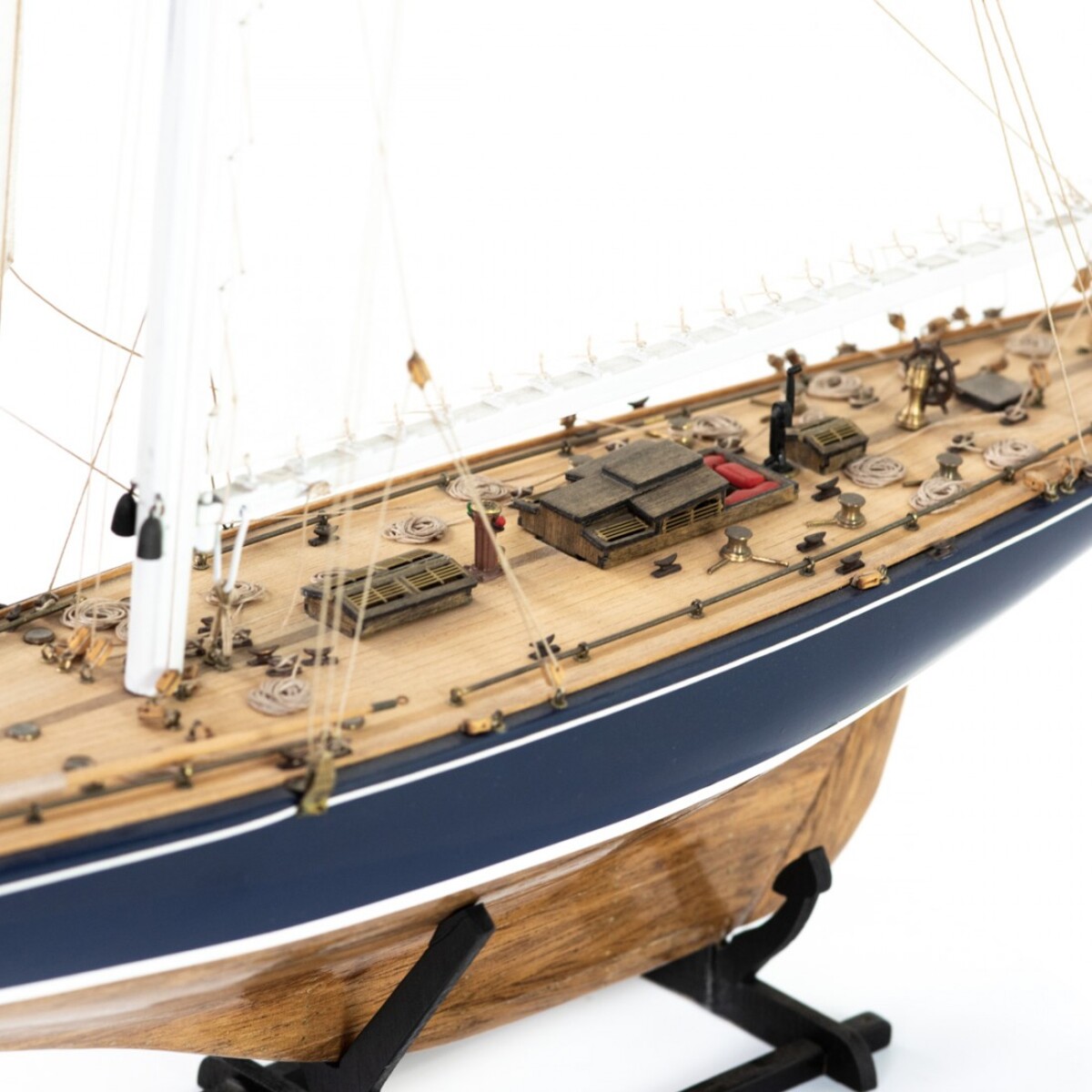 エンデバー Jクラス ヨット模型 - Amati (AM1700/82)