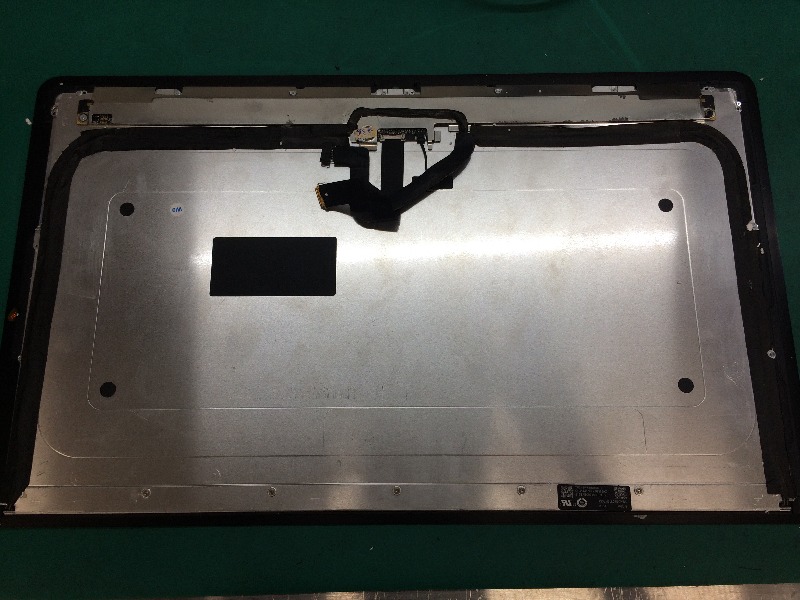 iMac 21.5-inch Late 2015 ディスプレイが割れた 修理