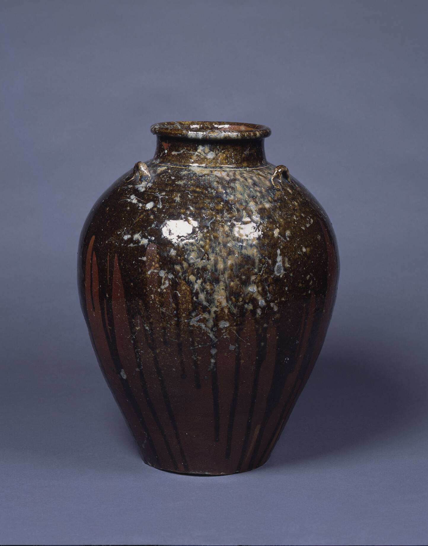 赤土部灰釉三耳壺 – 兵庫陶芸美術館 収蔵品データベース