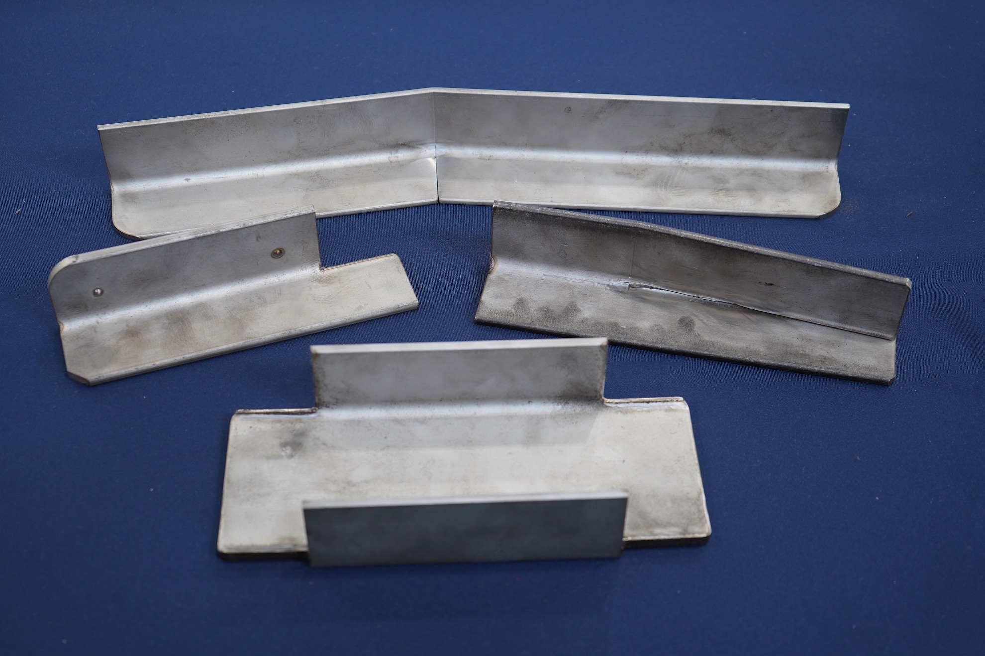 チャンネル・アングルの立体切断 | 株式会社メタループ|レーザー・板金